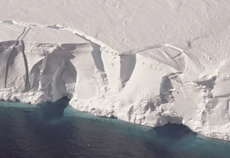 Antartide, i ghiacci si stanno sciogliendo a tempo di record