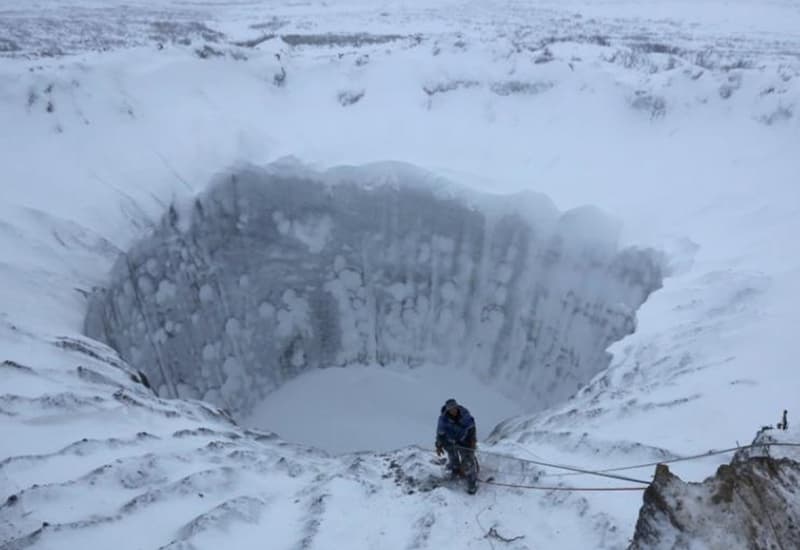 Crateri, gas e bombe di ghiaccio: cosa insegna la Siberia sul climate change