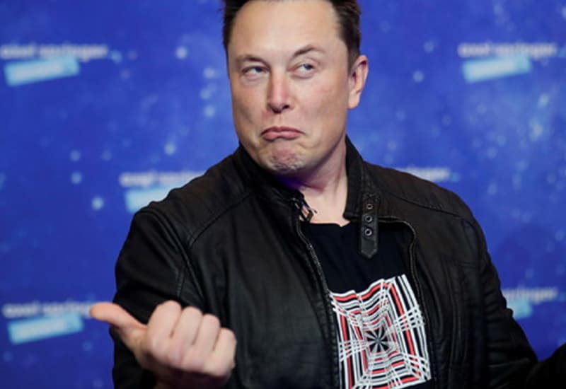 Musk abbandona il Bitcoin, criptovaluta crolla del 16%